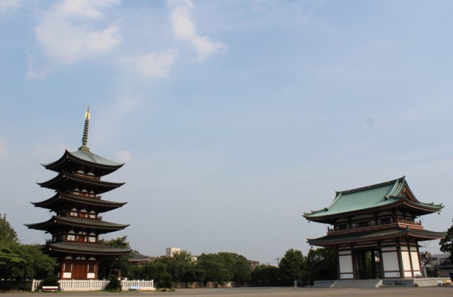 広い日泰寺の境内